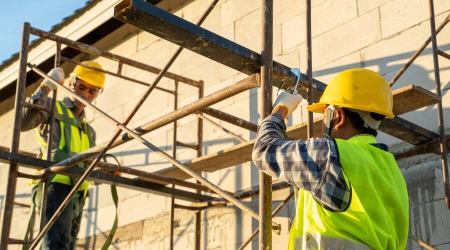Professional gutter cleaning in Yarnell, AZ